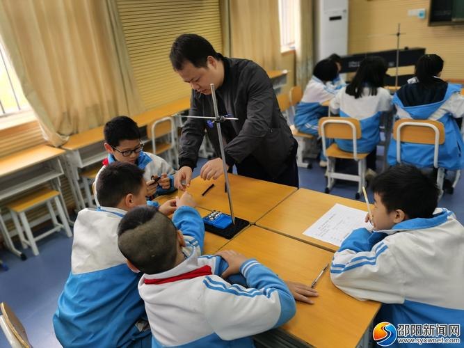 《月入过万的视频录播课赚钱实操》
